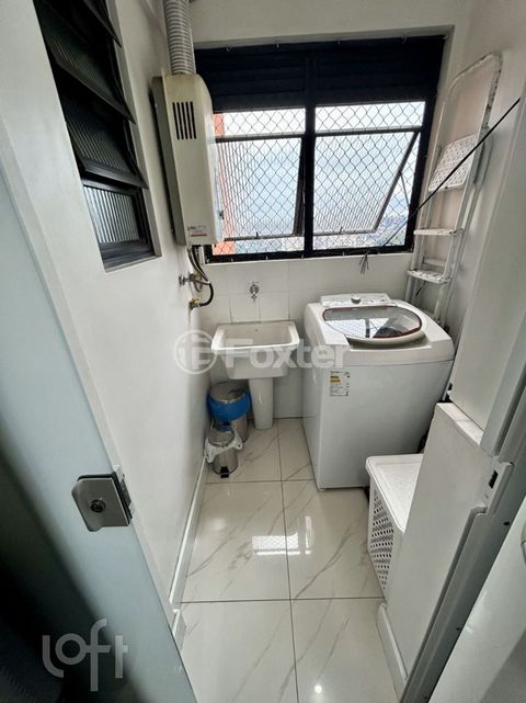 Image 7 - 878307