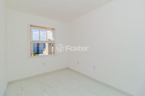 Image 9 - 878319