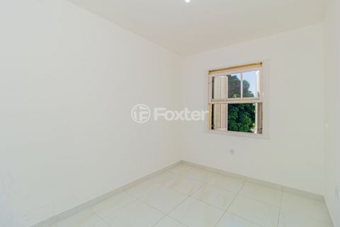 Image 10 - 878319