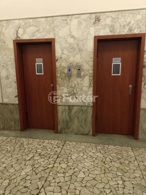 Image 17 - 878339