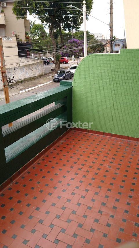 Image 17 - 878342