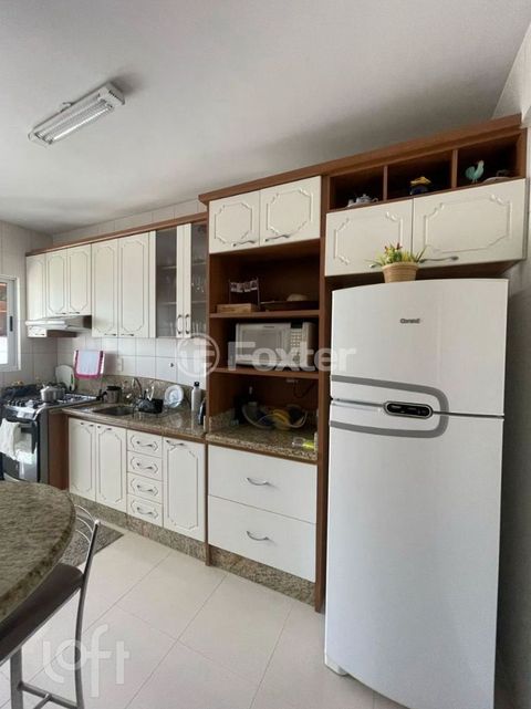 Image 6 - 878343