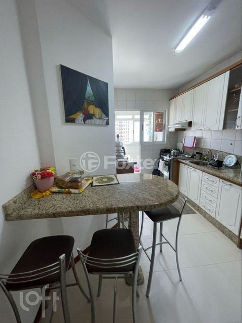 Image 5 - 878343