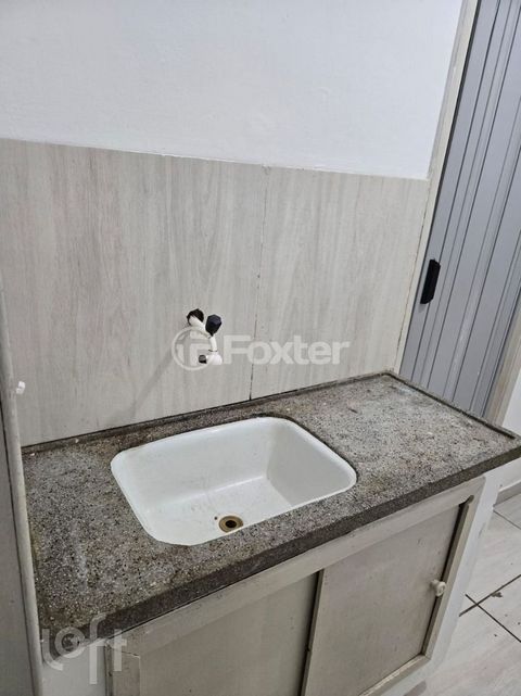 Image 3 - 878345