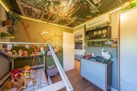 Image 10 - 878352