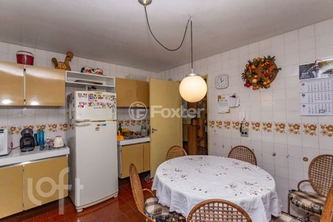 Image 10 - 878361