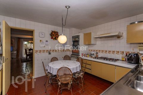 Image 9 - 878361