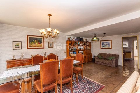 Image 7 - 878361