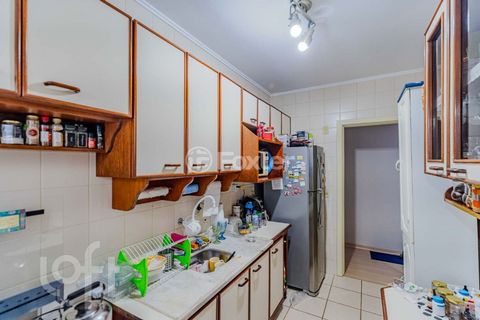 Image 4 - 878372
