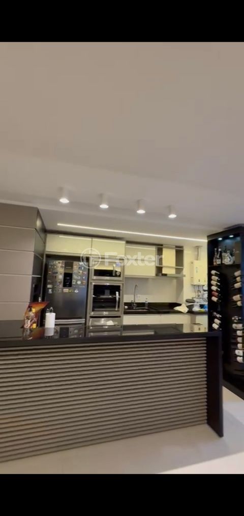 Image 4 - 878378