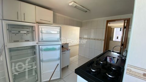 Image 9 - 878383