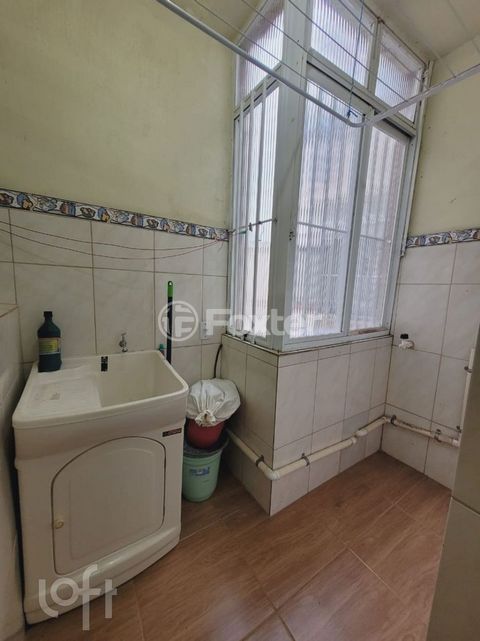 Image 7 - 878385