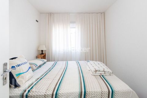 Image 8 - 878387
