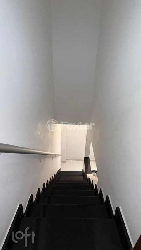 Image 11 - 878392