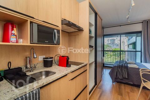 Image 8 - 878404