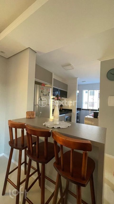 Image 8 - 878405
