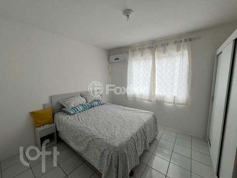 Image 7 - 878410