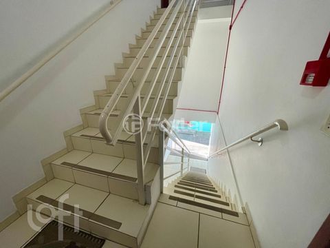 Image 10 - 878411