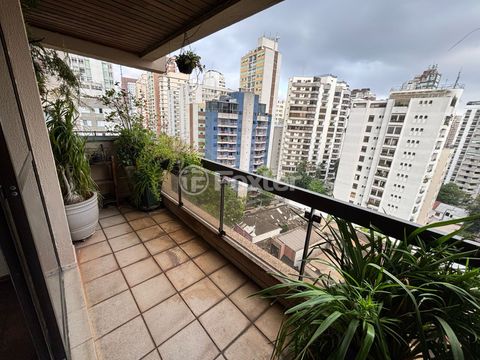 Image 8 - 878412