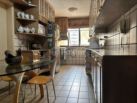 Image 10 - 878412