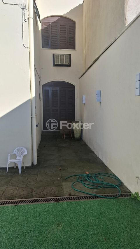 Image 7 - 878431