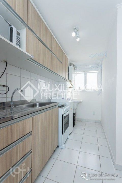 Image 9 - 878437