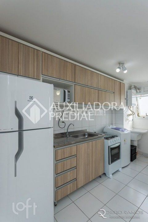 Image 8 - 878437