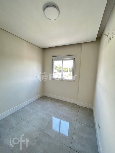 Image 7 - 878439
