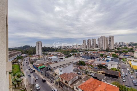 Image 9 - 878439