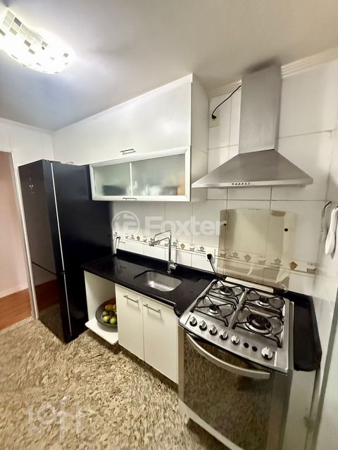 Image 8 - 878441