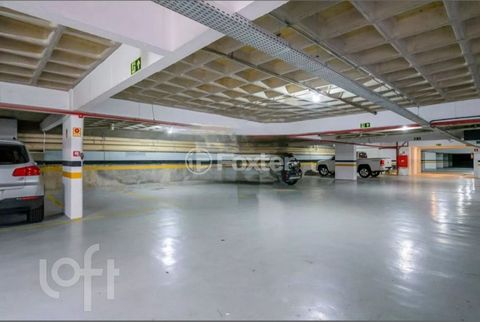 Image 10 - 878451