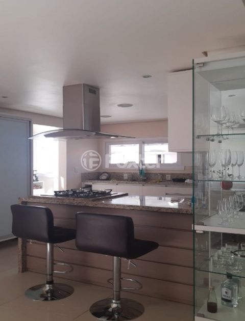 Image 4 - 878459