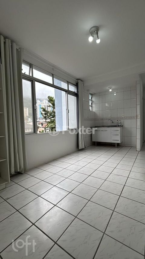 Image 11 - 878461