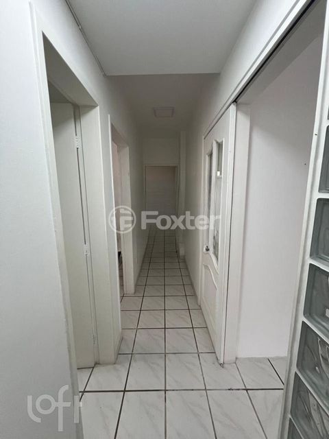 Image 8 - 878463