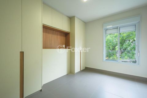 Image 10 - 878465
