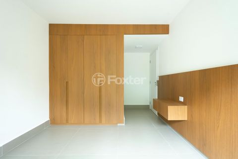Image 3 - 878465