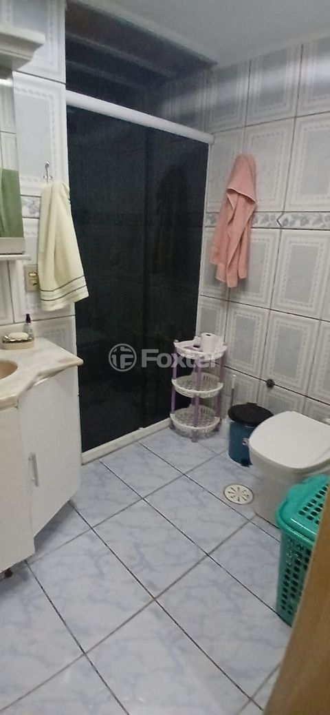Image 8 - 878495