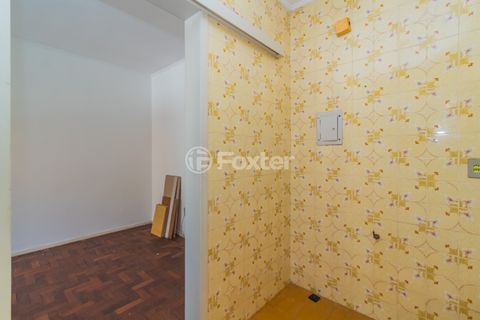 Image 10 - 878496