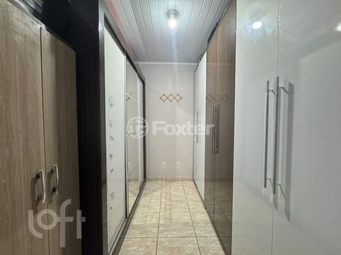 Image 7 - 878546