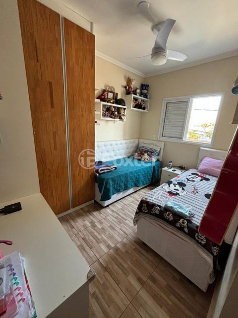 Image 8 - 878554