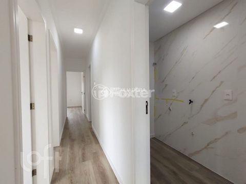 Image 7 - 878559