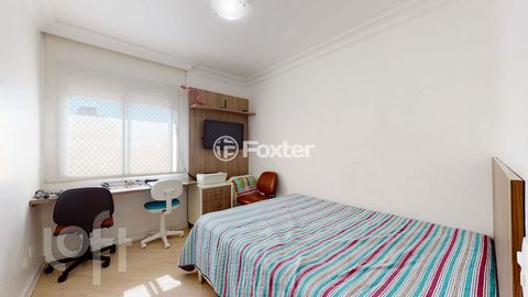 Image 7 - 878569