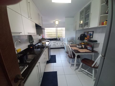 Image 9 - 878571