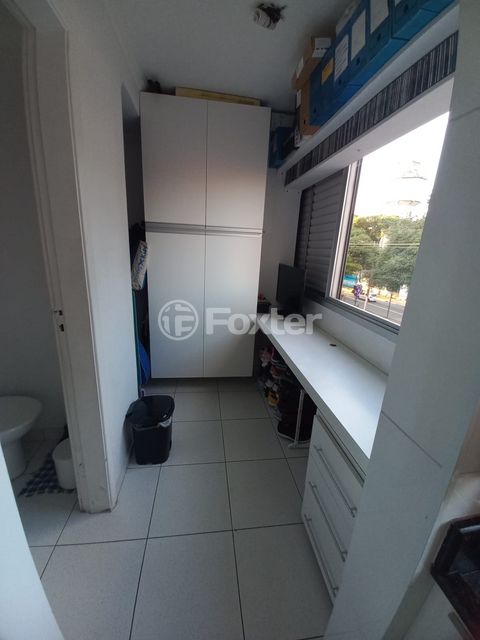 Image 8 - 878571