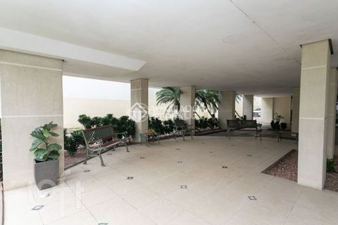 Image 17 - 878577