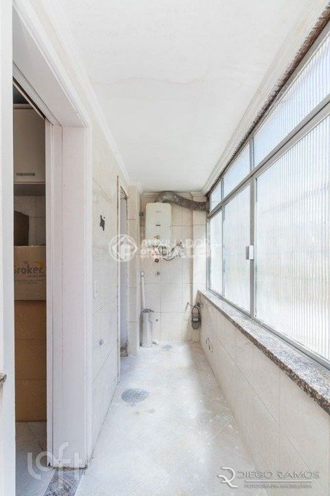 Image 5 - 878590