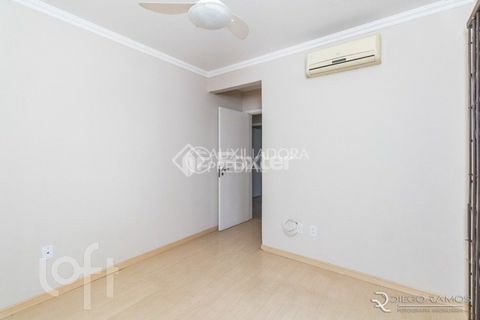 Image 9 - 878590