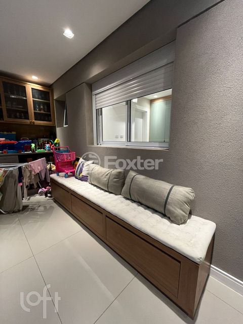 Image 4 - 878592
