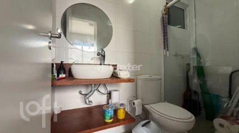 Image 11 - 878597