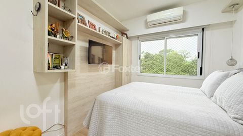 Image 9 - 878635